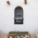 Azafran consuegra patio fuente